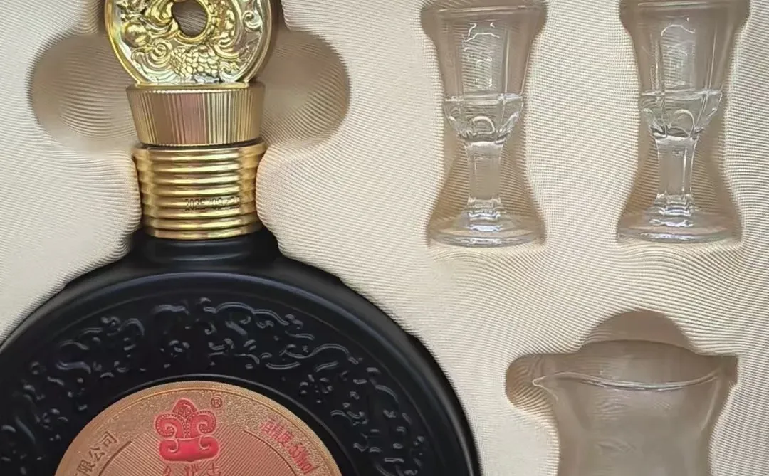 老爸买回家这么多酱香白酒‼️我能喝一斤‼️