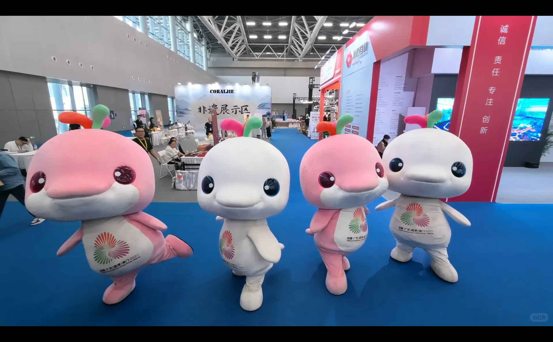 总有小鸡开小差