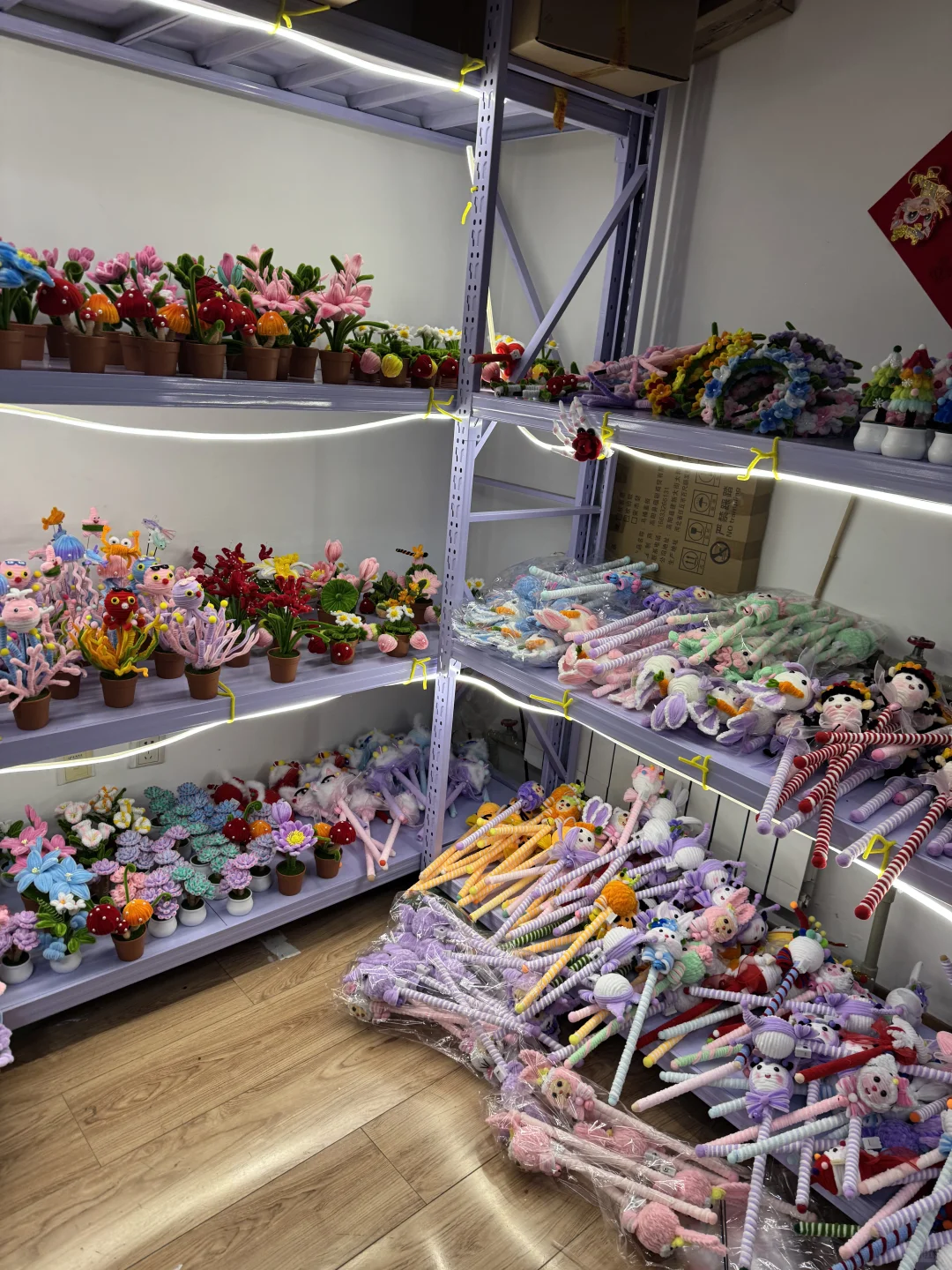 Source Factory: 2000+ Twist Tie Crafts