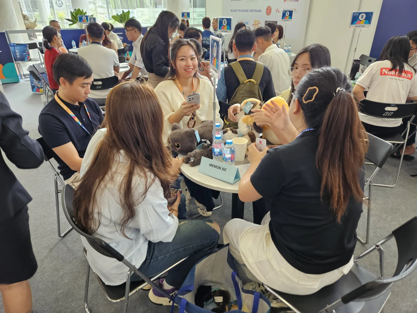 展会现场爆了！优质买家直接现场签单