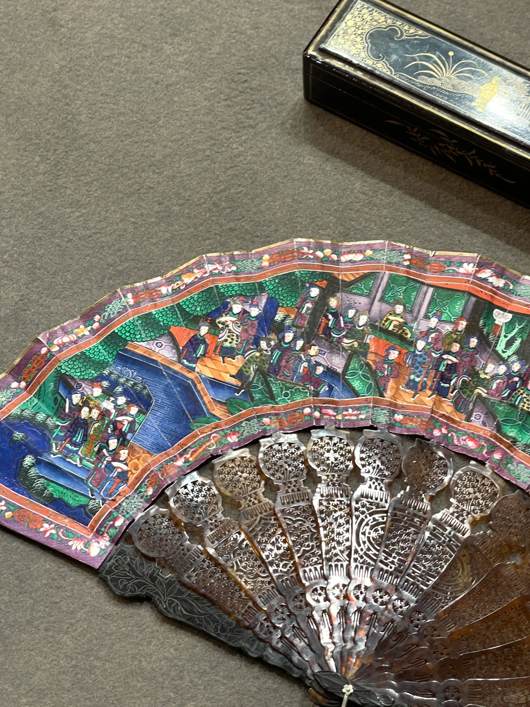 意大利古董展上的晚清十三行折扇?