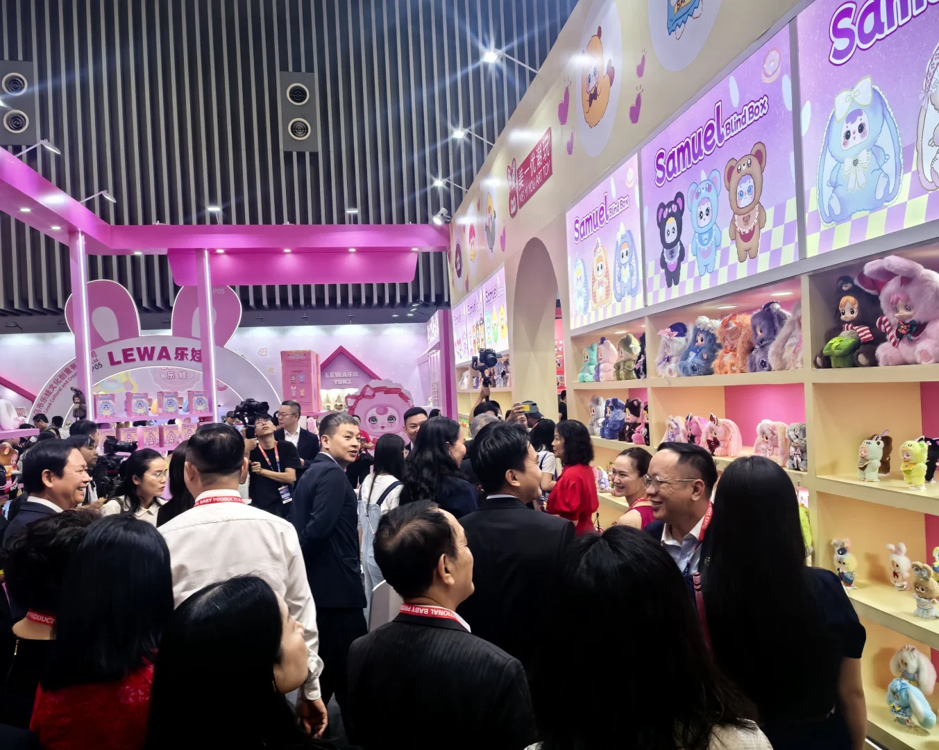 展会现场爆了！优质买家直接现场签单