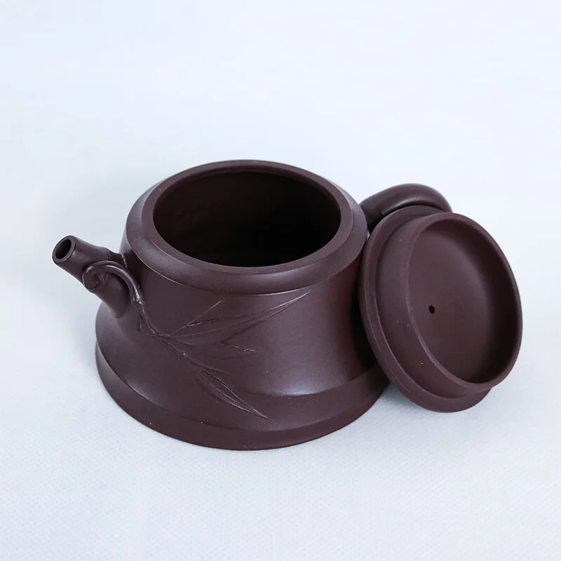 执壶问茶，皆是修行。愿合作如茶，愈陈愈醇