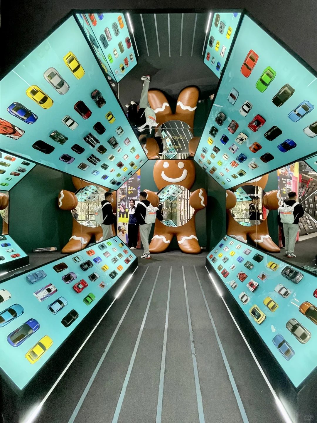 车比展厅好看｜保时捷快闪空间