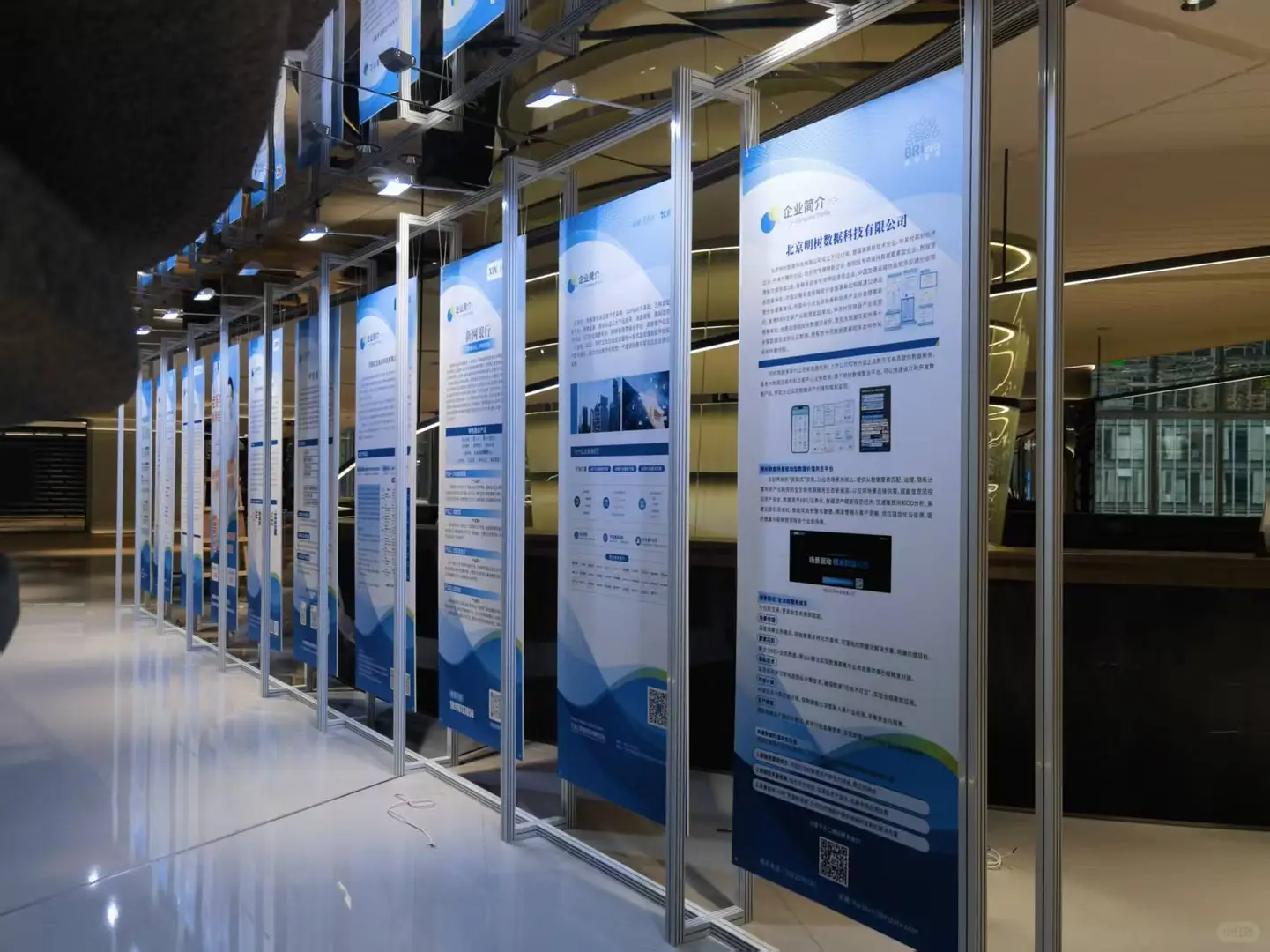 艺术展企业展、社区活动？展架一搭就出圈！