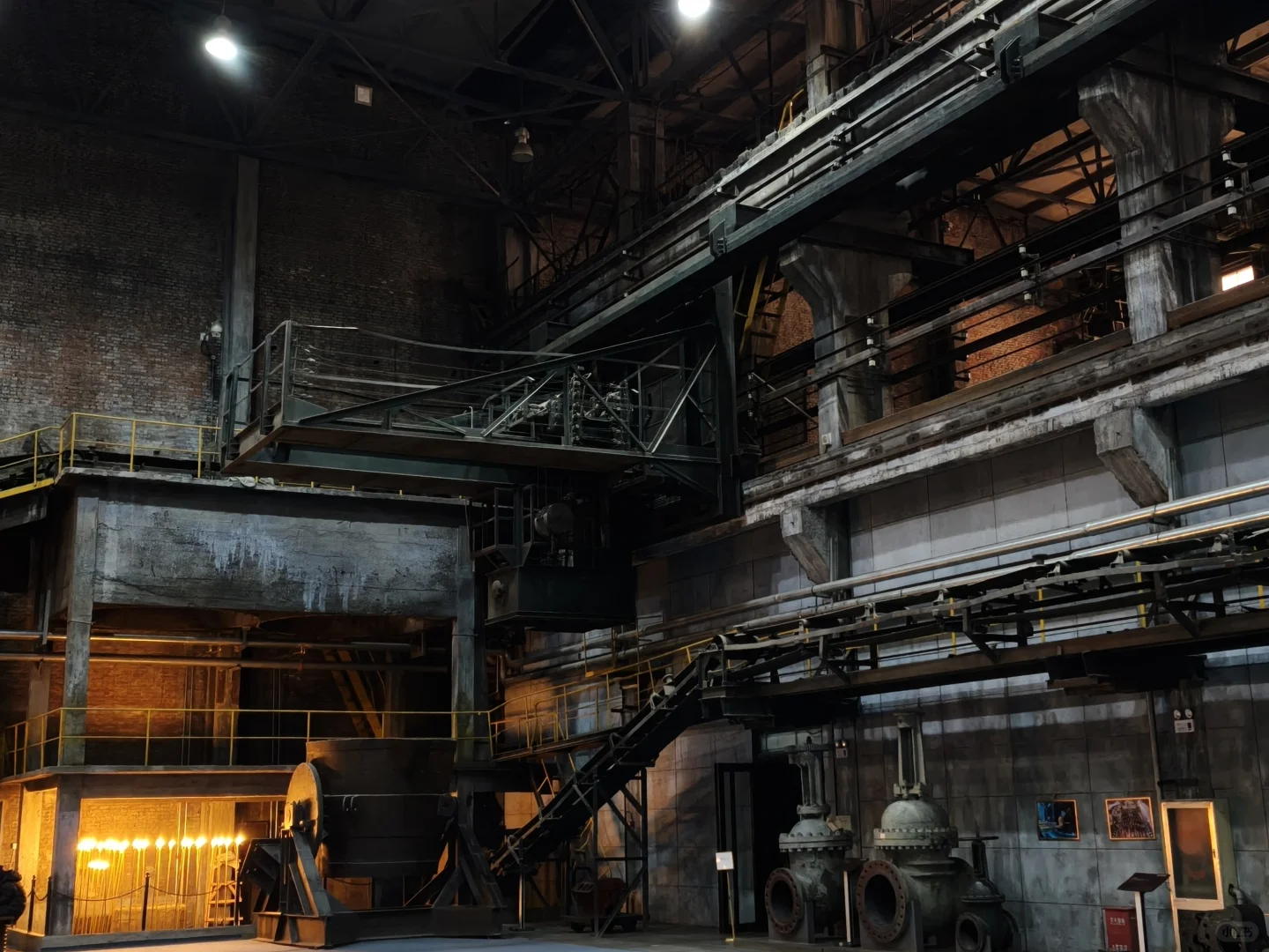 钢铁洪流的浪漫，他们工人有力量