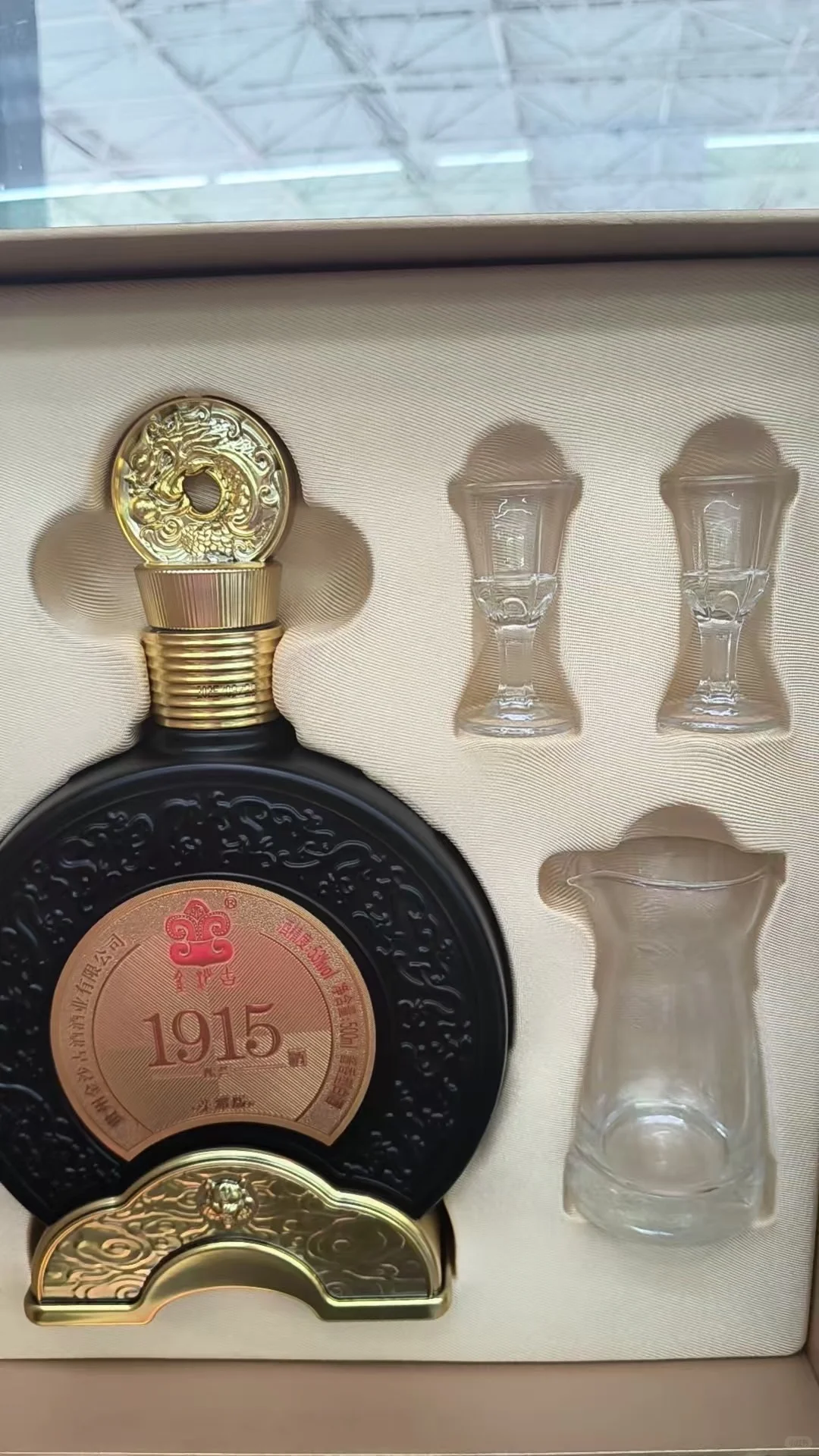 老爸买回家这么多酱香白酒‼️我能喝一斤‼️