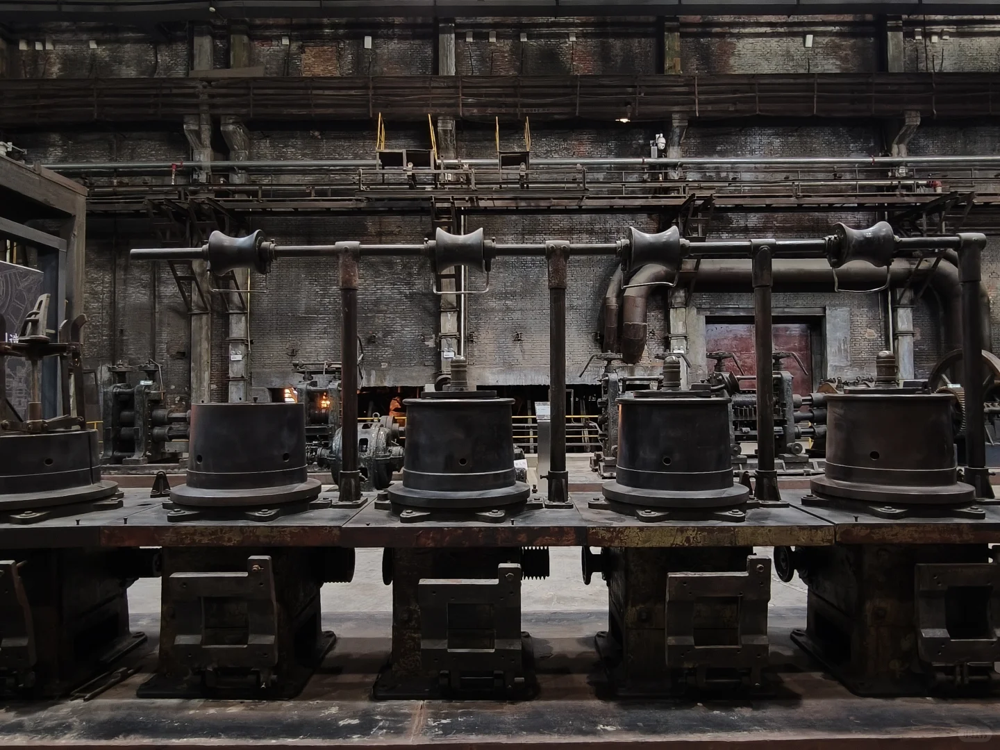 钢铁洪流的浪漫，他们工人有力量