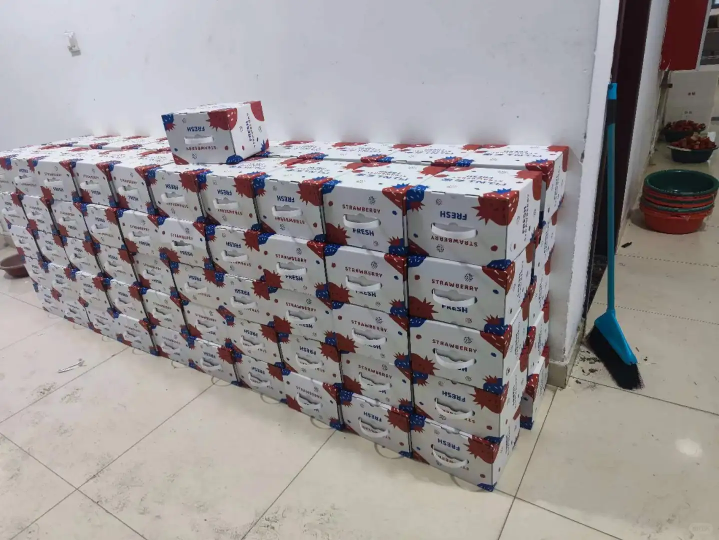 公司采购，行政部门采购的过年年会伴手礼。