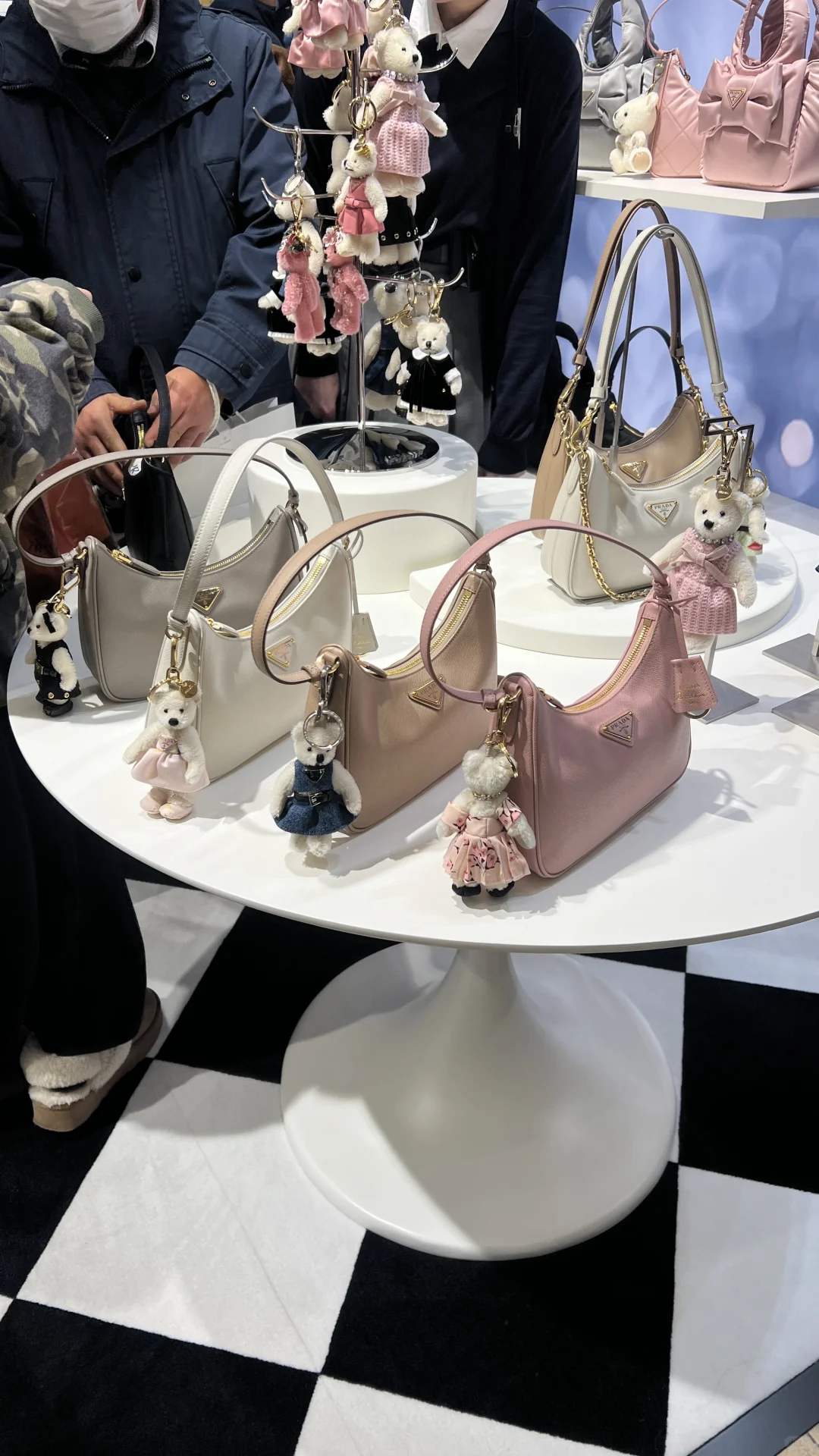 被这只Prada 可爱晕了?????