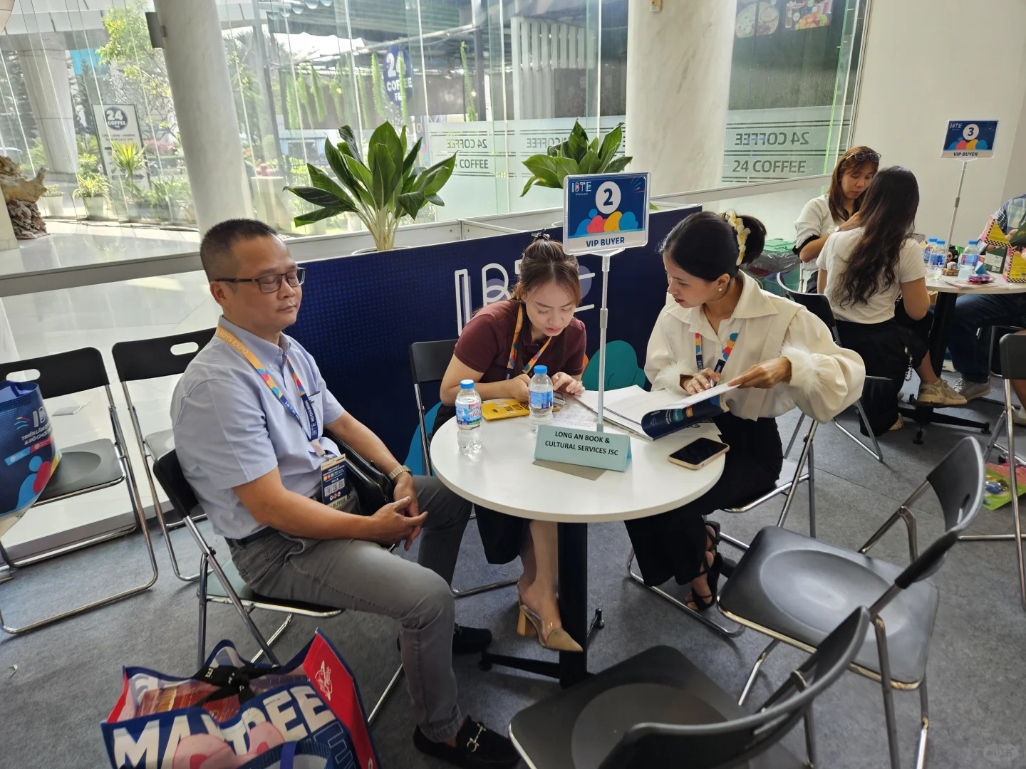 展会现场爆了！优质买家直接现场签单