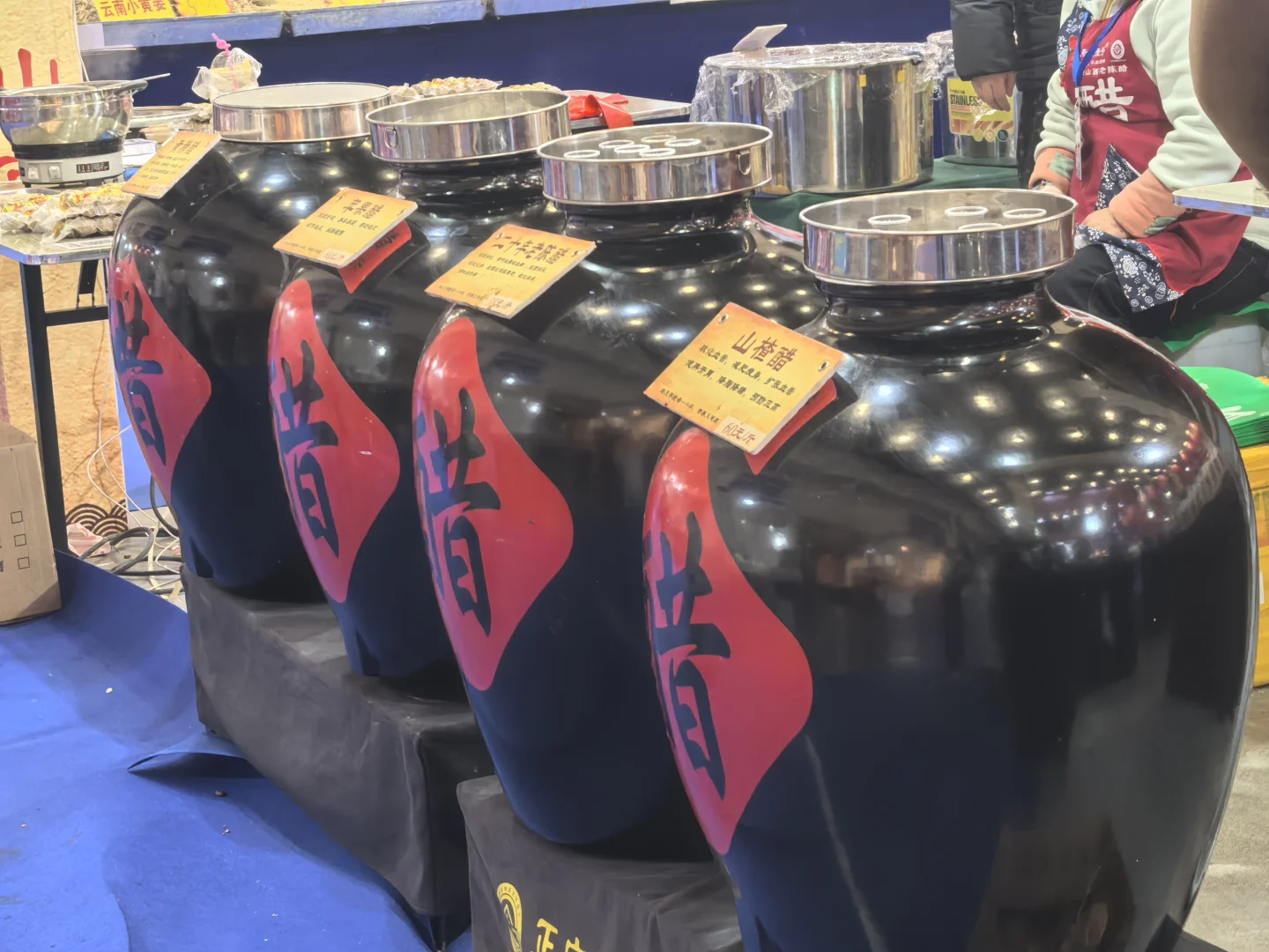 在淮安进出口商品博览会吃饱了！