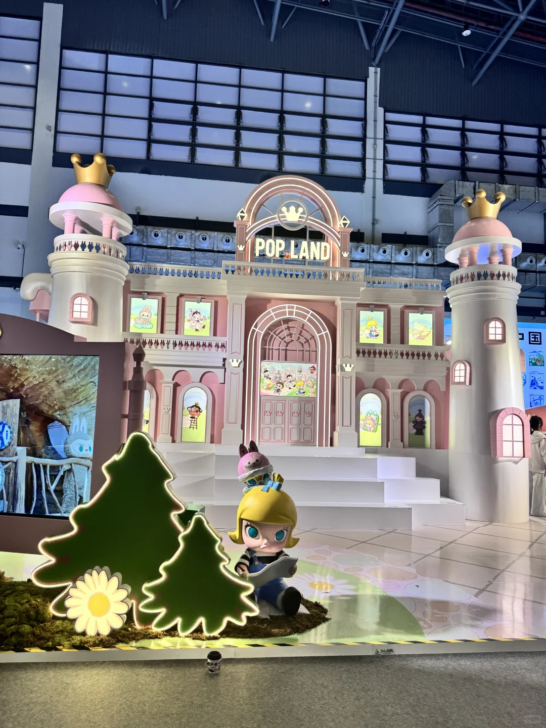 旅交会韩国馆大家都去了吗？漫画肖像绝了