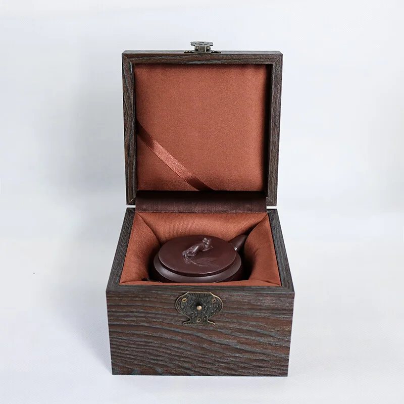 执壶问茶，皆是修行。愿合作如茶，愈陈愈醇