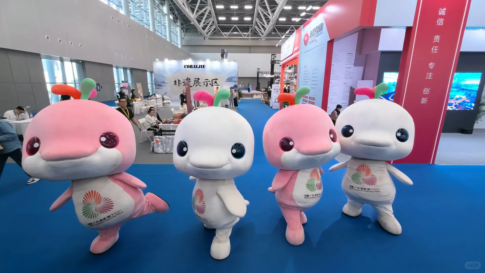 总有小鸡开小差