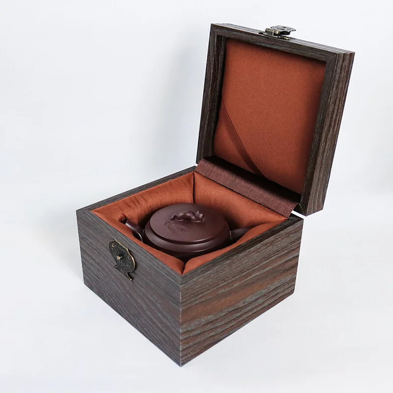 执壶问茶，皆是修行。愿合作如茶，愈陈愈醇