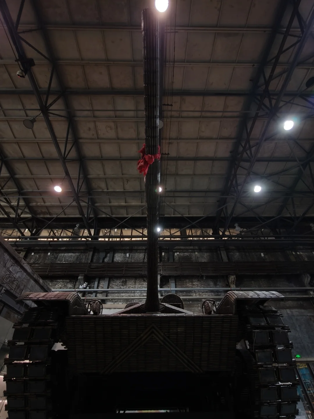 钢铁洪流的浪漫，他们工人有力量