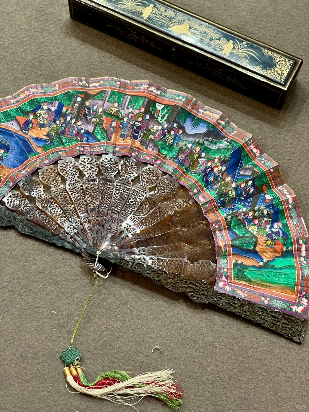 意大利古董展上的晚清十三行折扇?