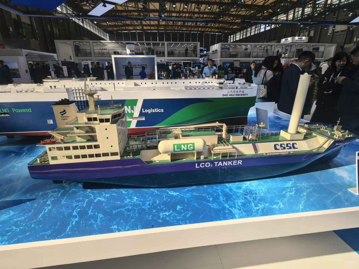 带薪参展的一天