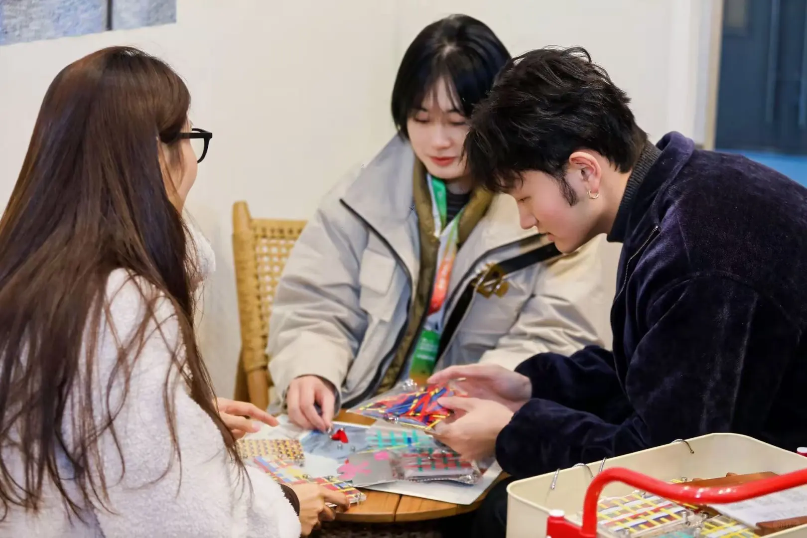 展会首日人气火爆，人流如织！