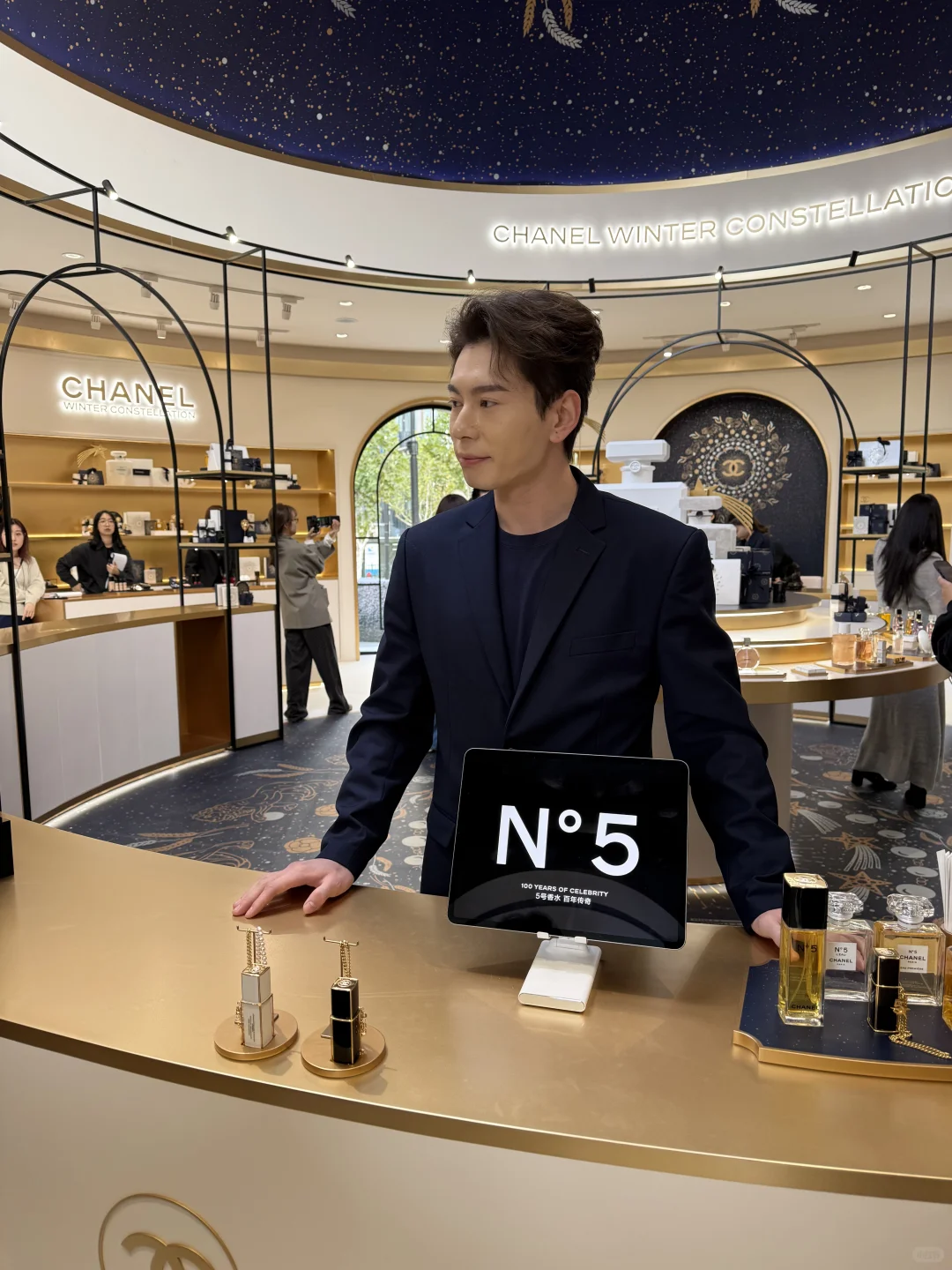 上海 12 月香奈儿最新的免费展来了，快冲！！！