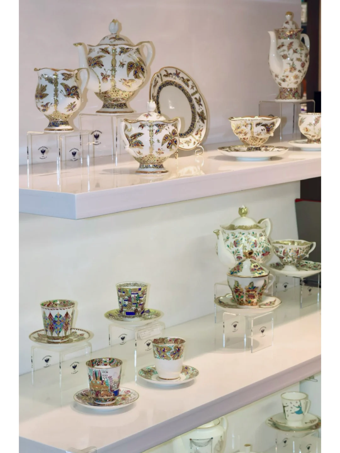 俄皇LOMONOSOV优雅登陆西安SKP