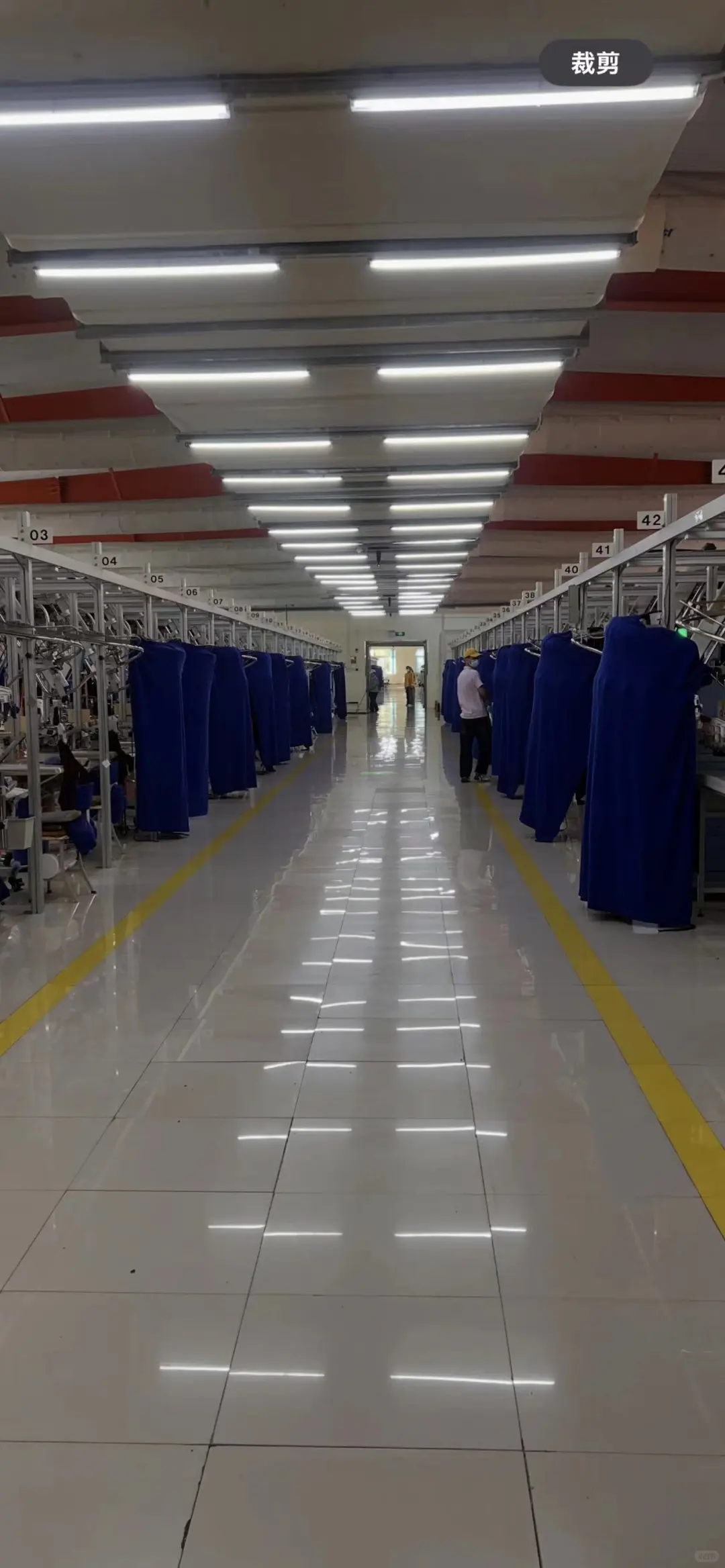 探秘制衣厂：背后的匠心与坚持 ?✨