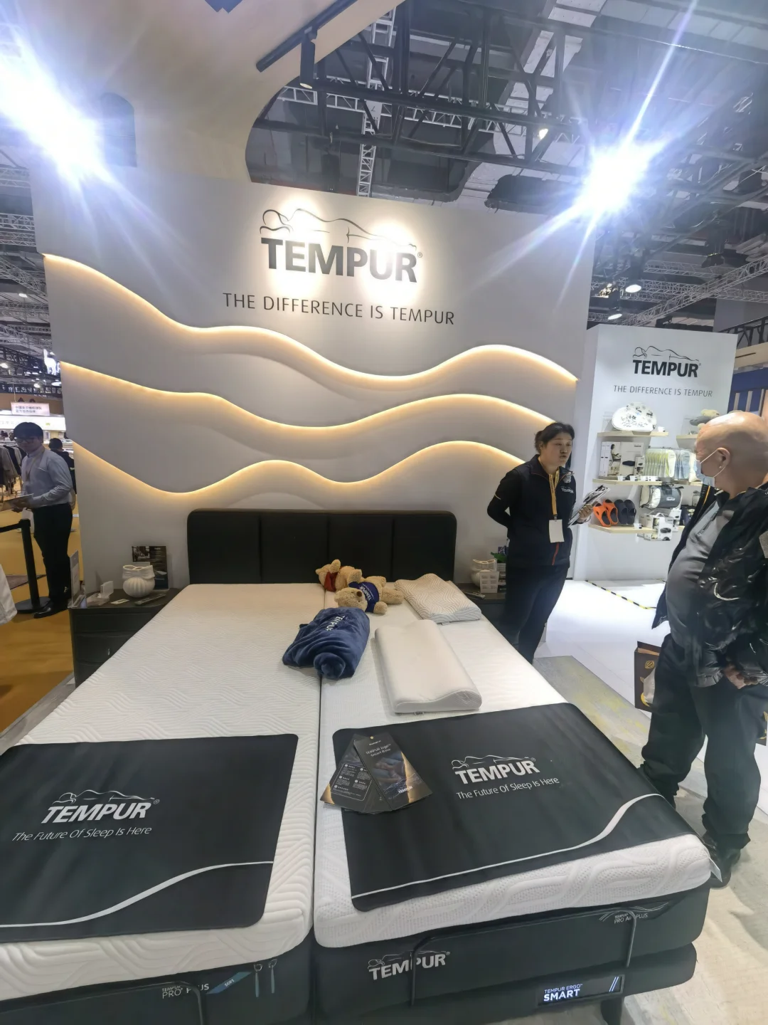 来到进博会，参加了tempur 的活动，很开心