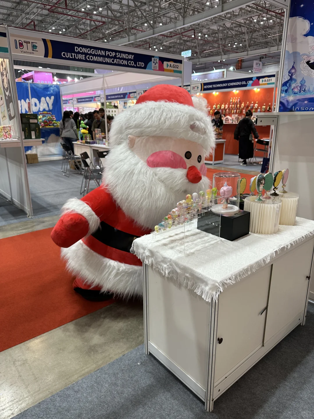STELLA瑶星星｜越南国际玩具展首日趣味开幕