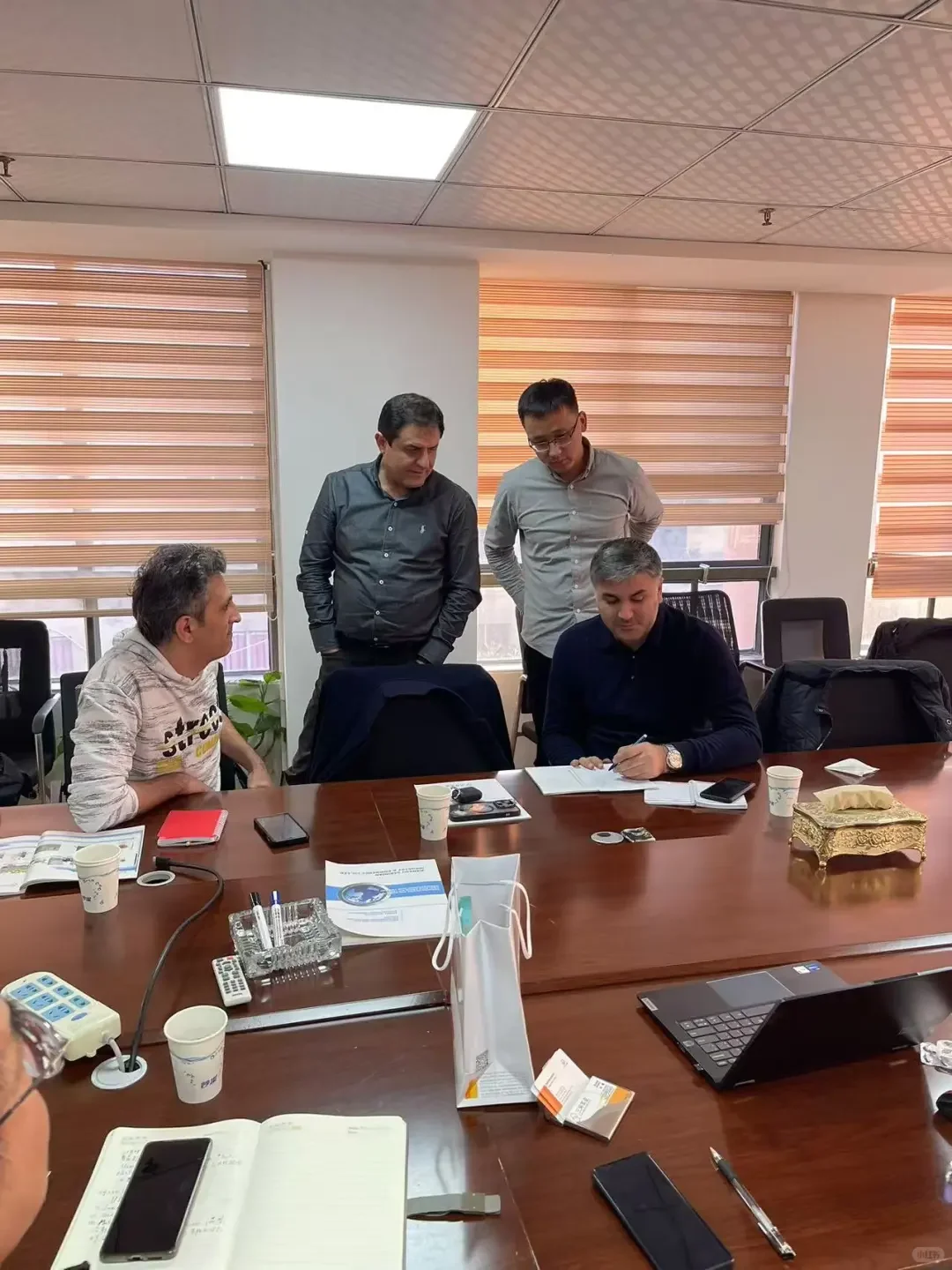 终于懂了！展会烧百万，不如拍好一条视频..