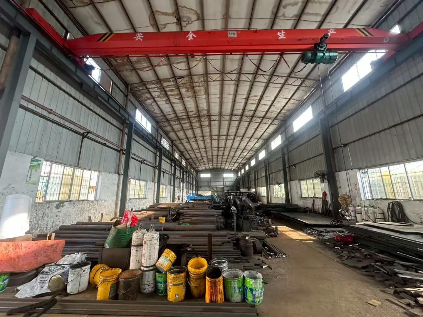 工厂的秘密：钢铁与匠心的交响曲 ?✨