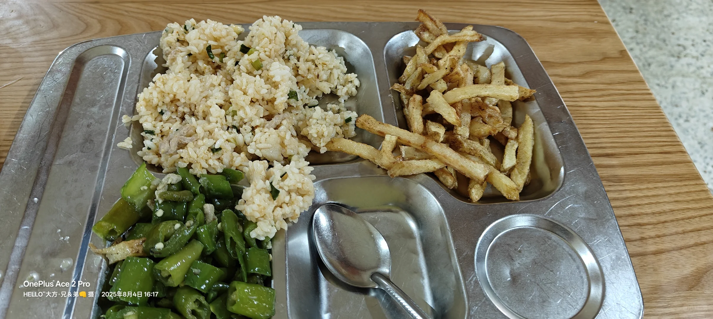 探秘制衣厂：背后的匠心与坚持 ?✨