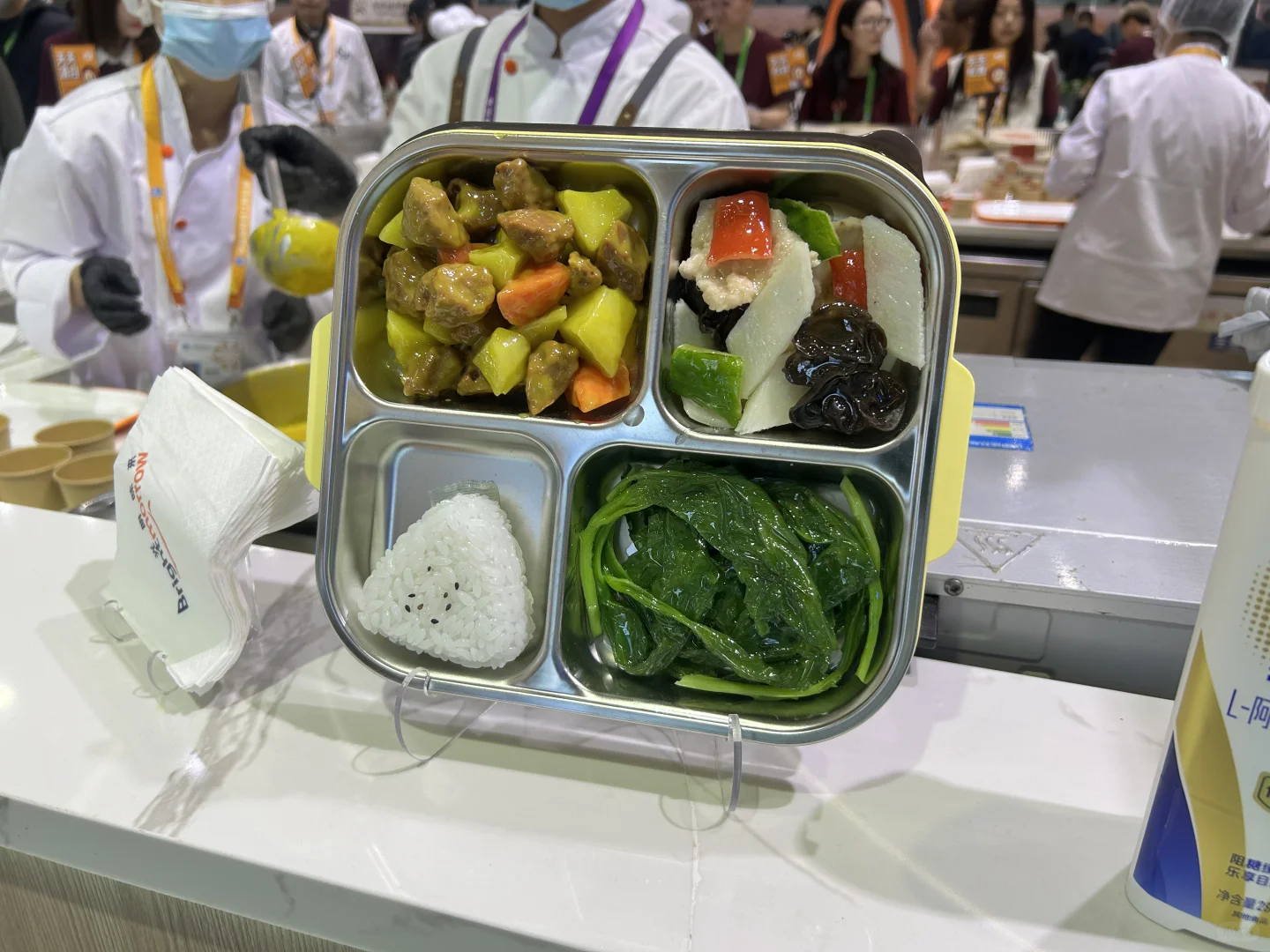 2025进博会 光明学生餐 康养餐模型