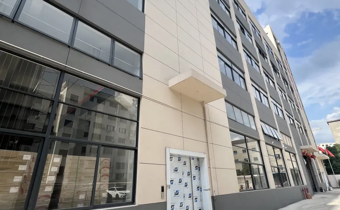 每月出货20000台，有能力的外贸公司来！