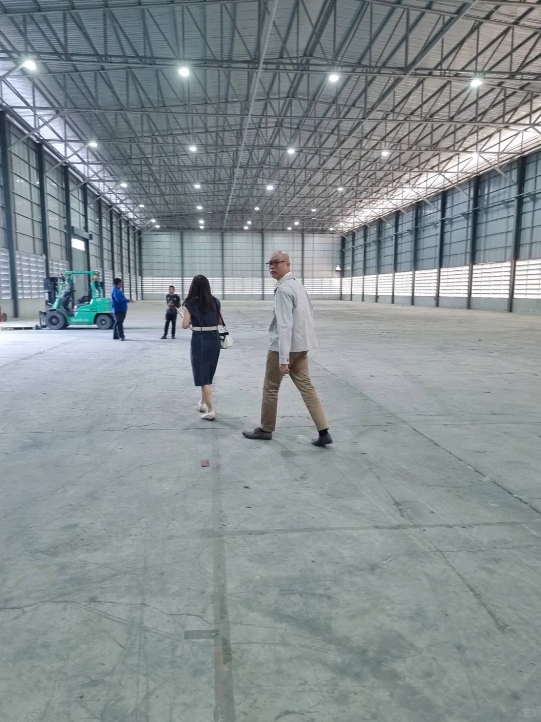 ? 国际企业仓库租赁 · 罗勇实地