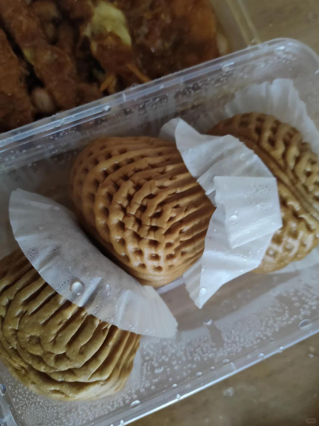 吃廉价午餐，委屈如潮水涌上心头