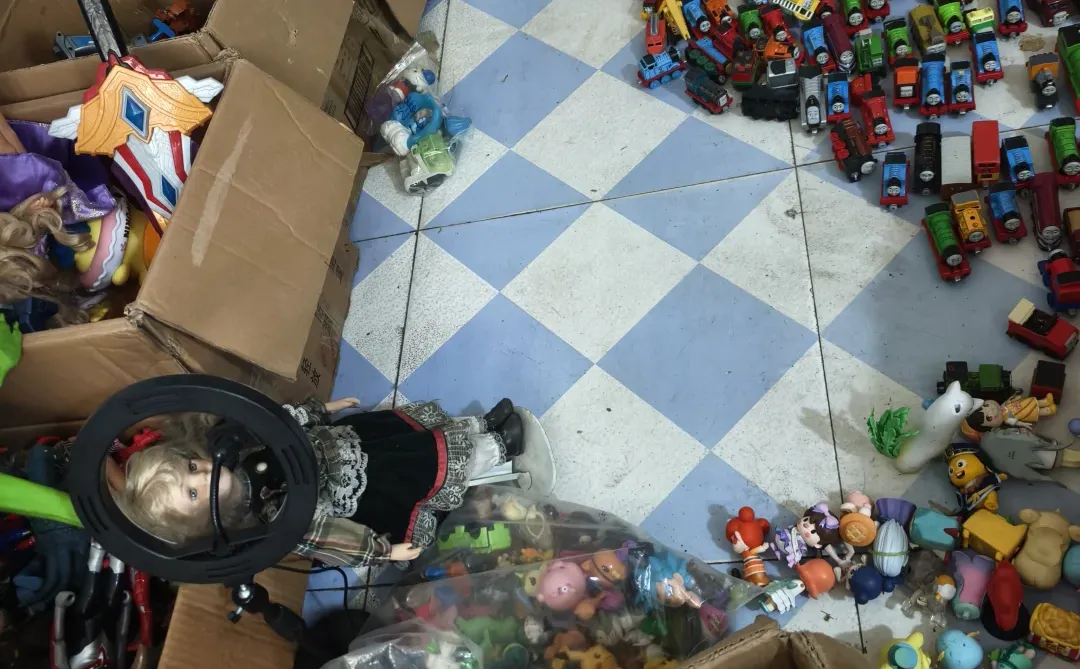 之前在校空闲时间卖中古玩具的，现在毕业了要工作了，有没有人是在福利院或者山区学校