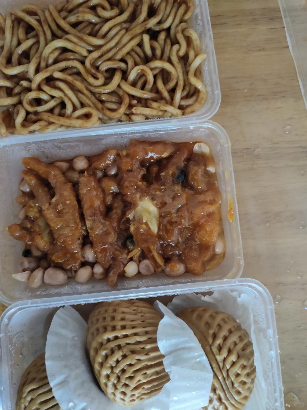 吃廉价午餐，委屈如潮水涌上心头