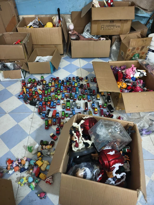 之前在校空闲时间卖中古玩具的，现在毕业了要工作了，有没有人是在福利院或者山区学校