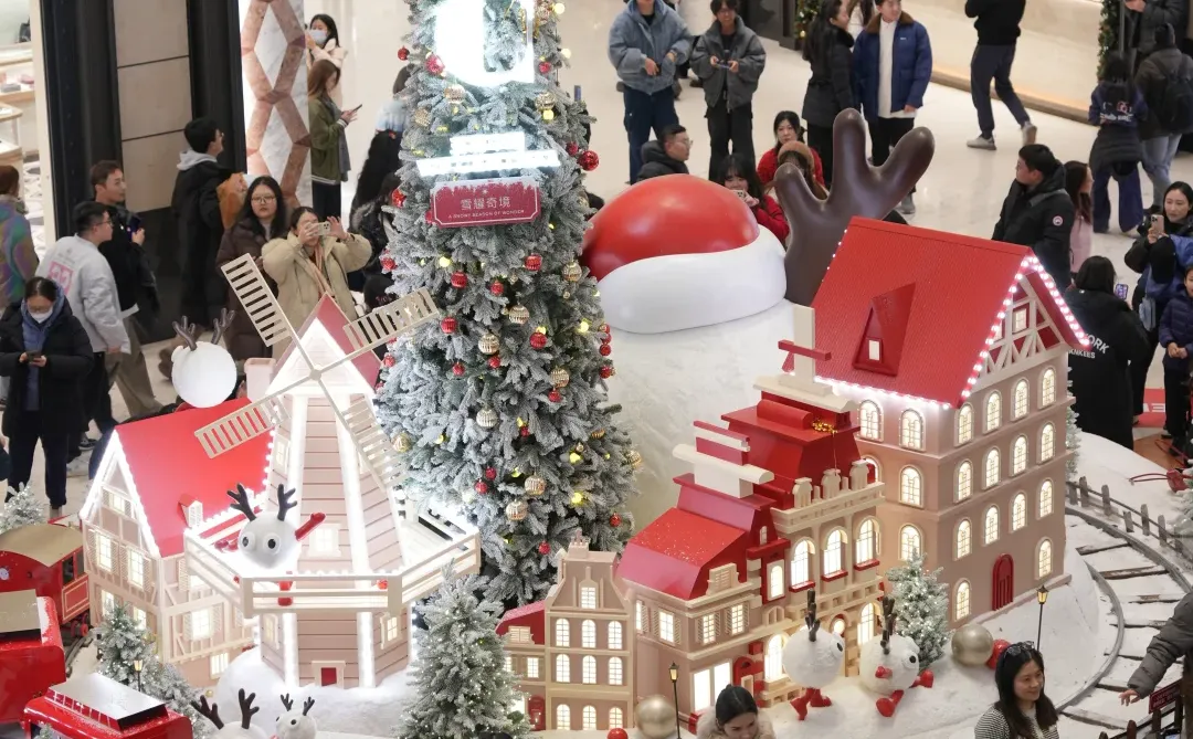 来王府井看圣诞树啦