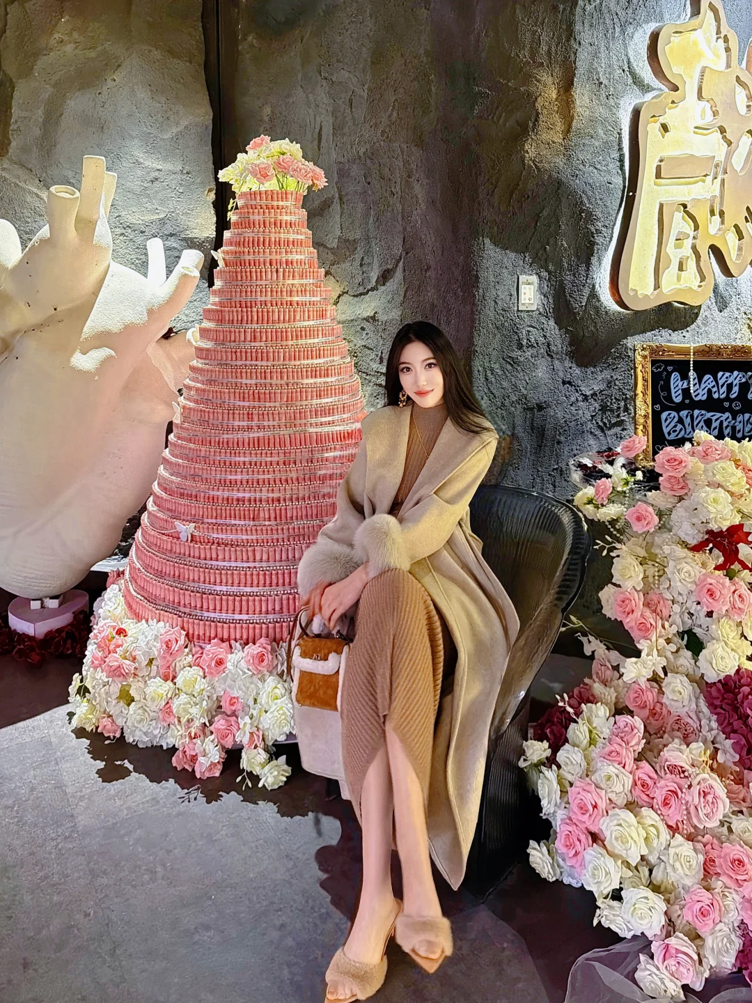 和漂亮女孩吃漂亮饭