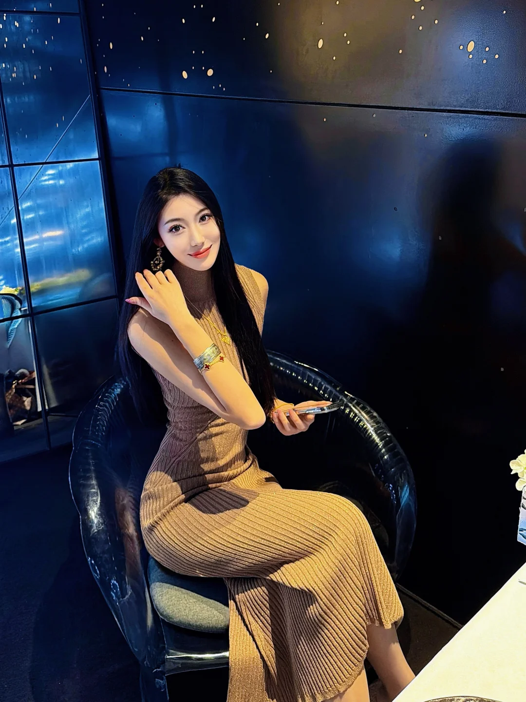 和漂亮女孩吃漂亮饭