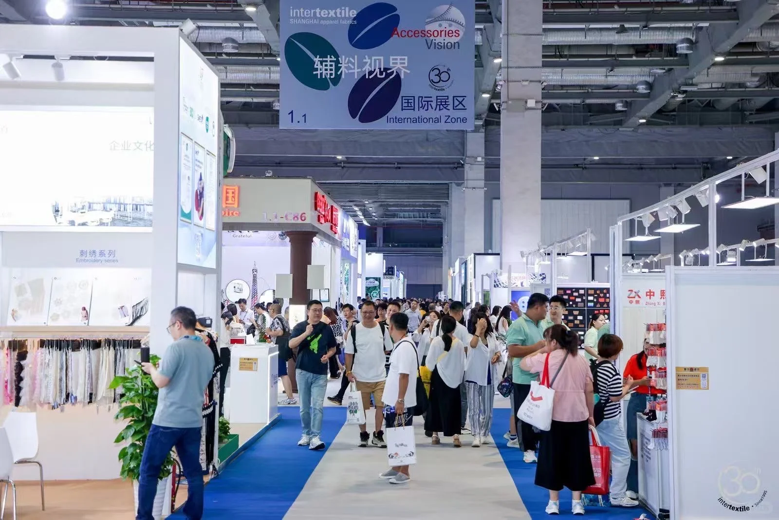 一起抓住夏天的尾巴！纺织展见！