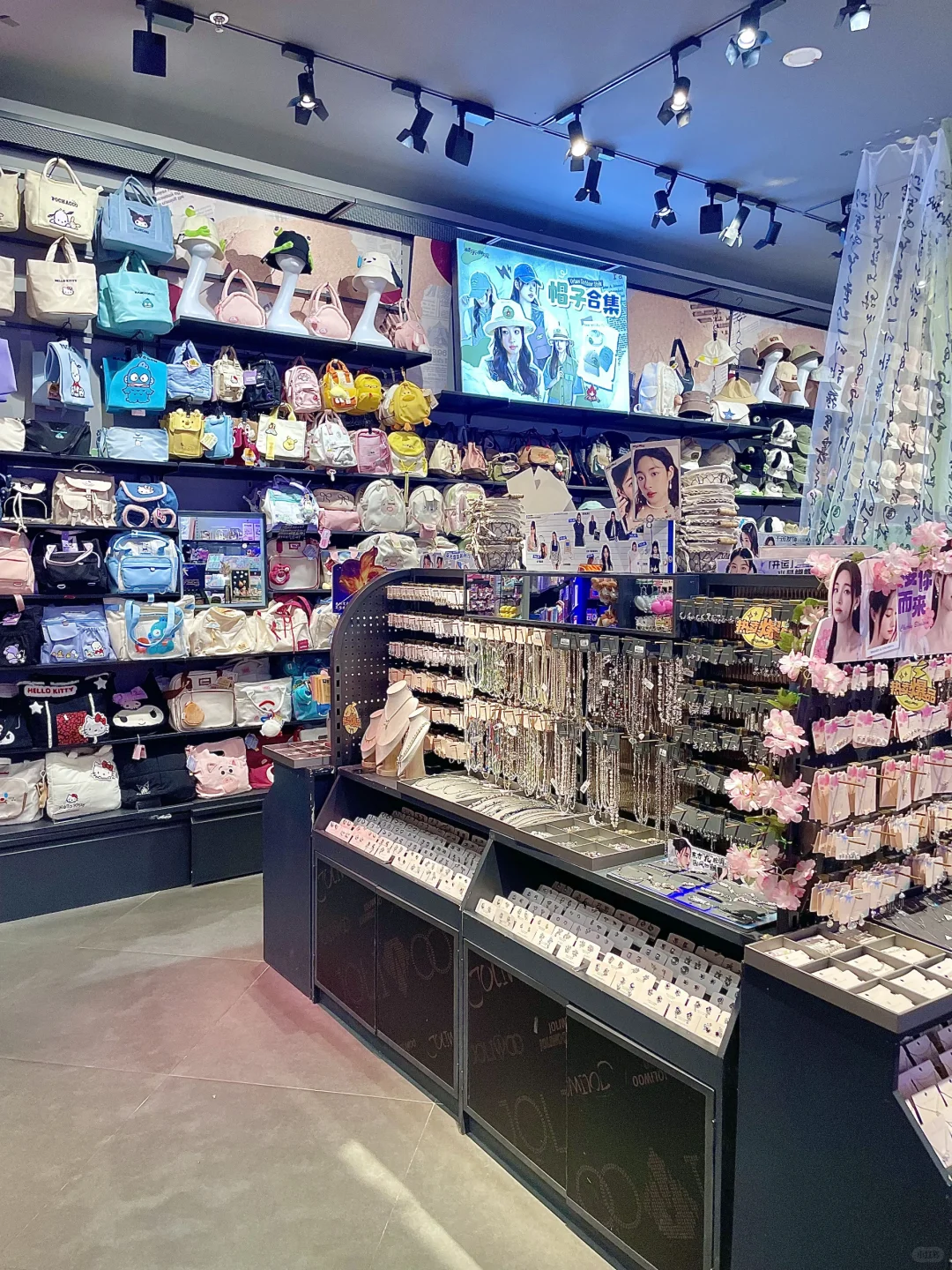 谁还不知道万象城有一家隐藏潮玩店‼️