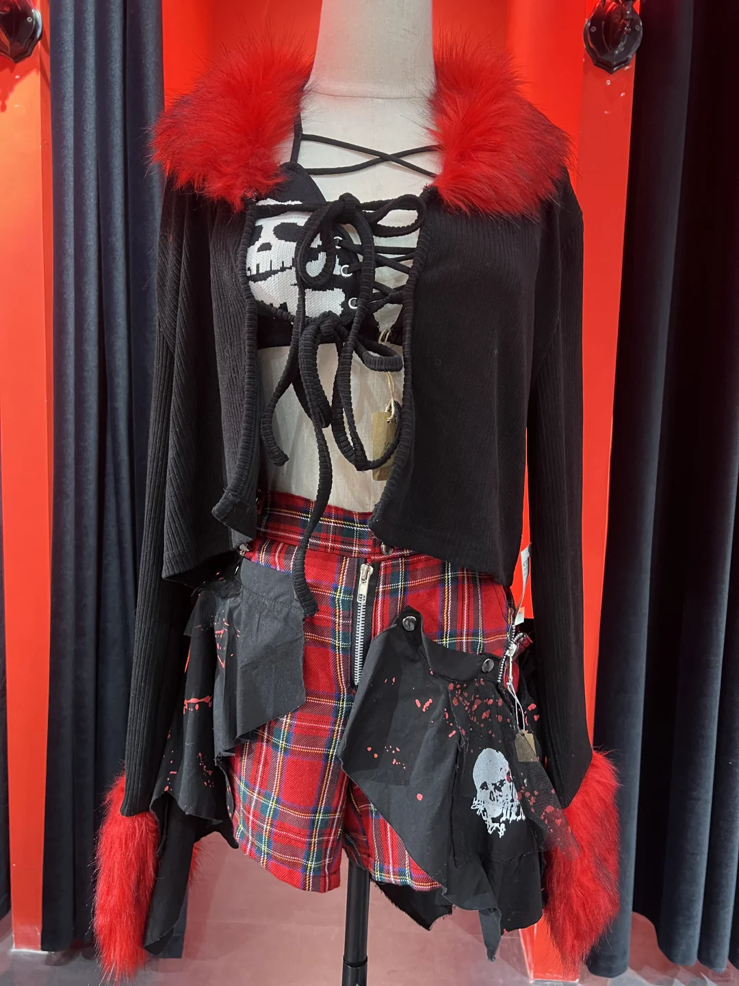 来昆明的宝宝有福了 好多孤品套装不撞衫🖤