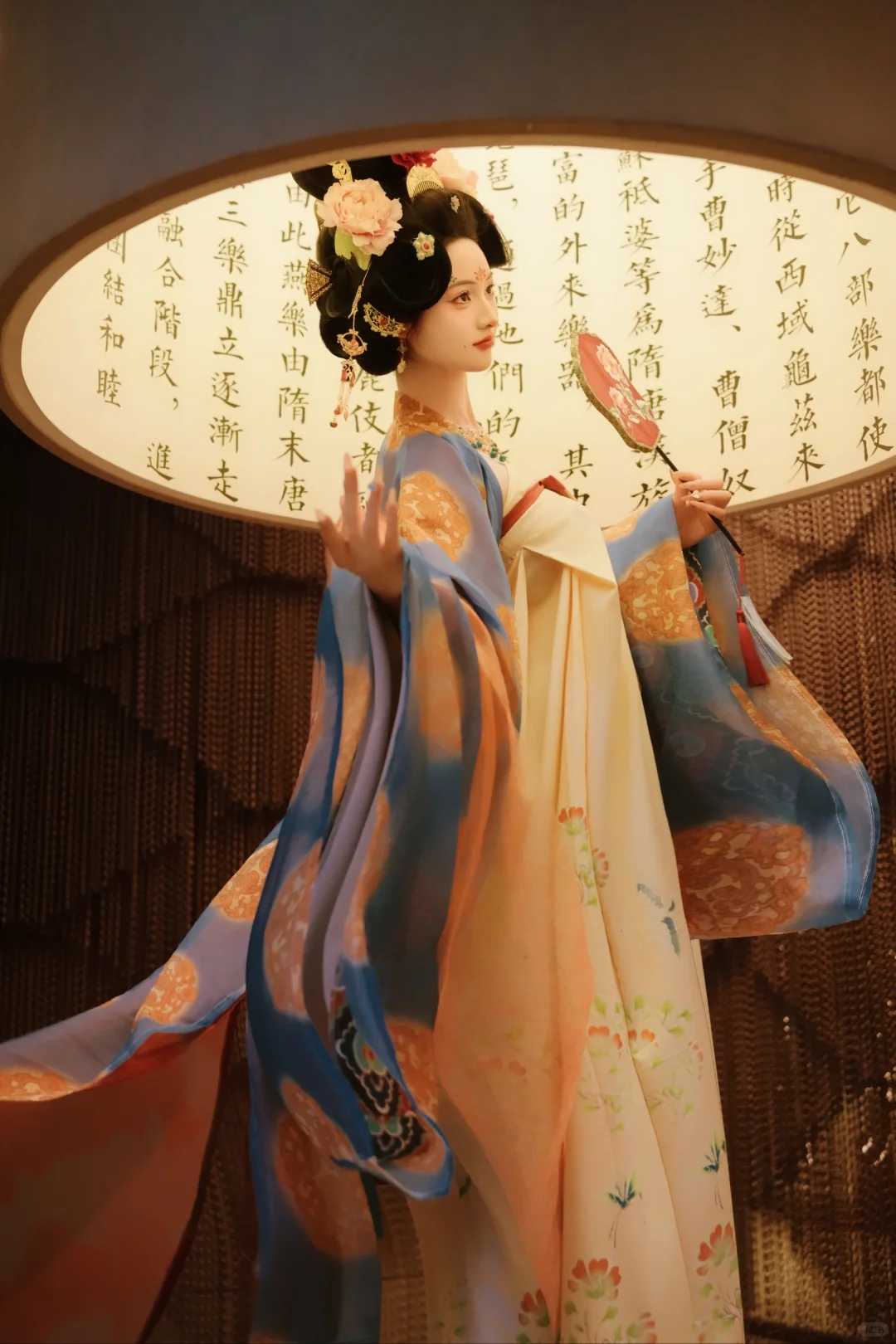论邯郸博物馆与唐装的适配度！大家快去穿啊