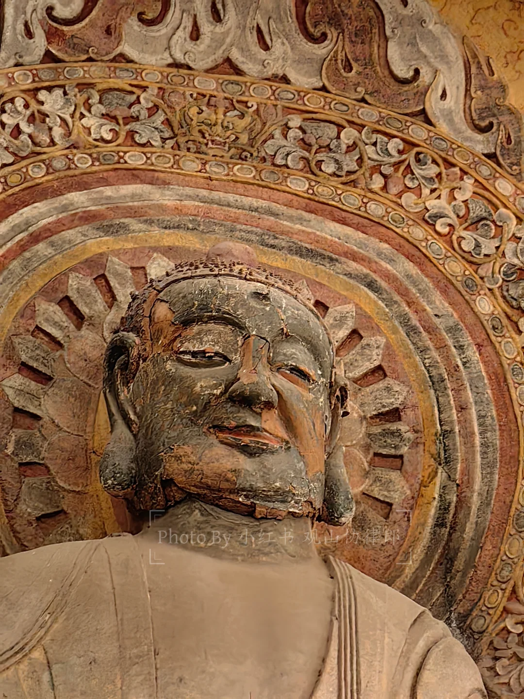 早知道就洗个头再来响堂山石窟了