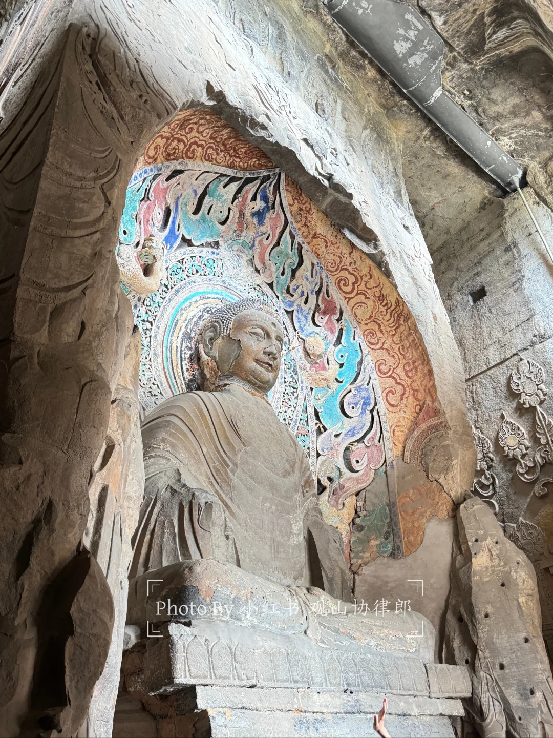 早知道就洗个头再来响堂山石窟了