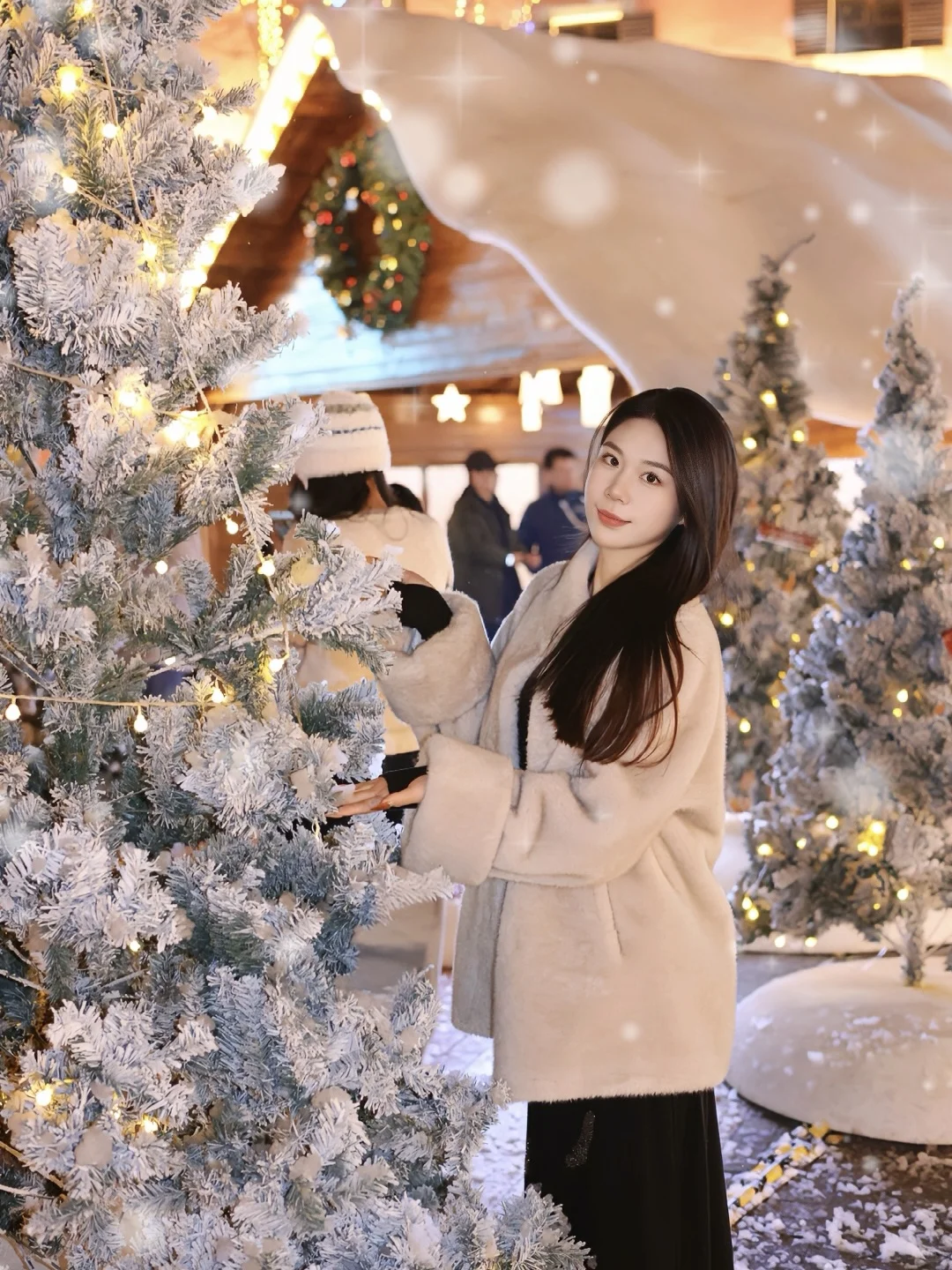 （石家庄）下雪❄️啦！北国奥莱9周年飘雪中……