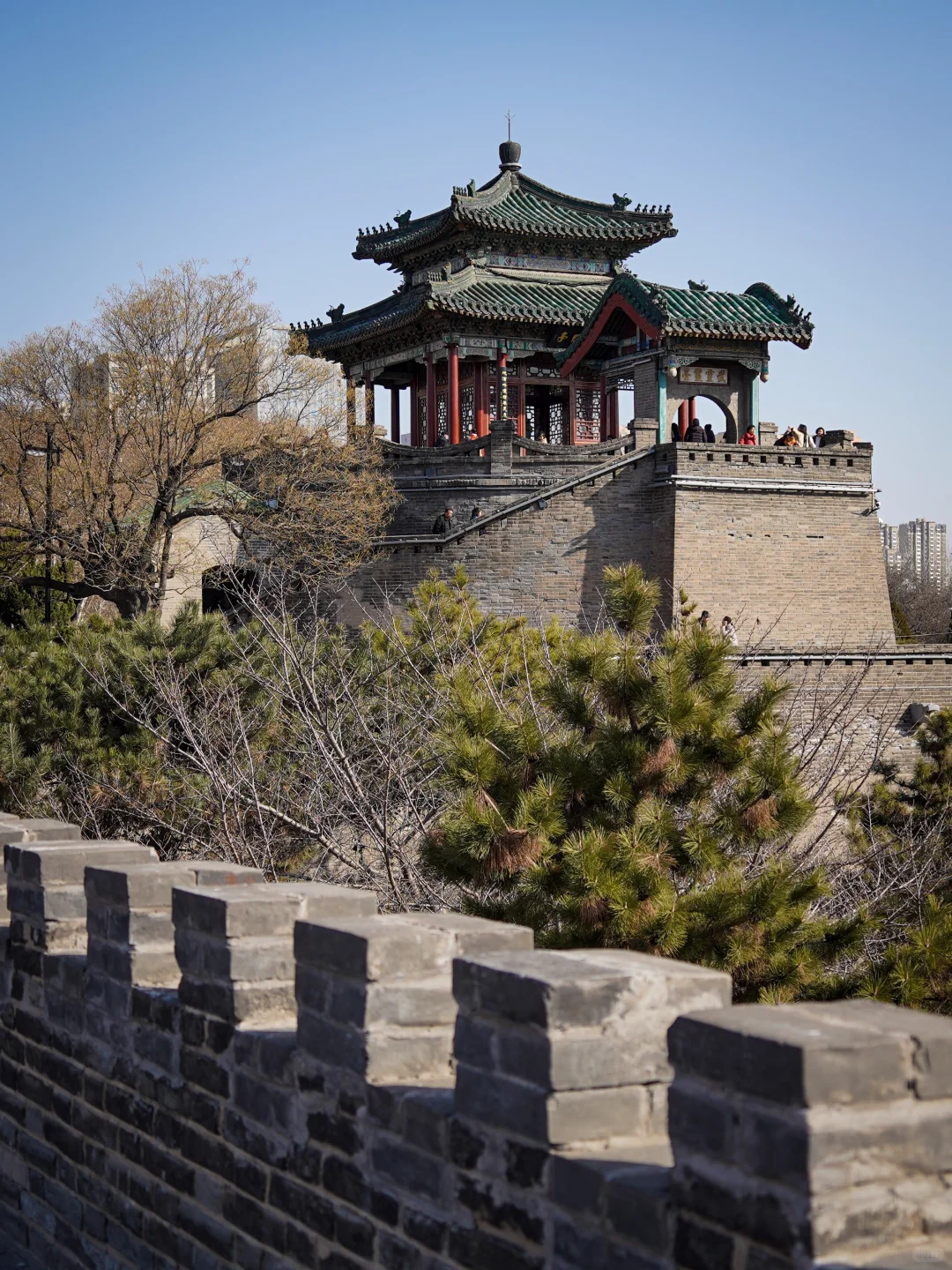 邯郸，武灵丛台虽新筑，赵王故城有遗风